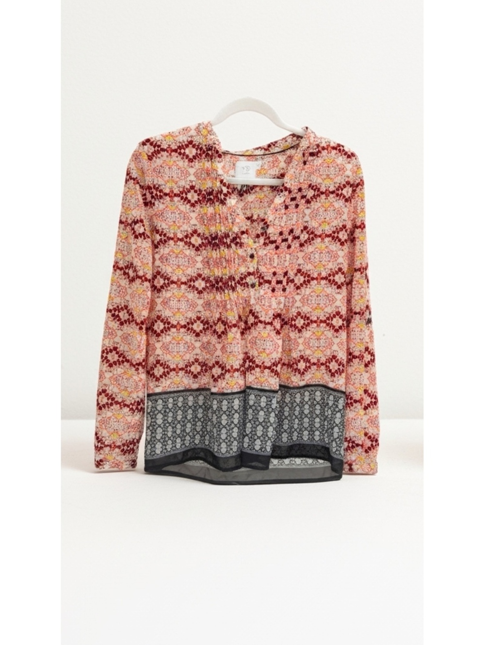 Anthropologie HD in Paris Womens 0 Pintuck Roll Tab Blouse Coral Navy Geo EUC